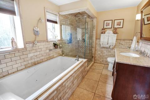 13 E Maple St, Colonia, NJ 07067 photo 17