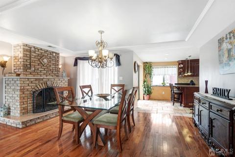 13 E Maple St, Colonia, NJ 07067 photo 2