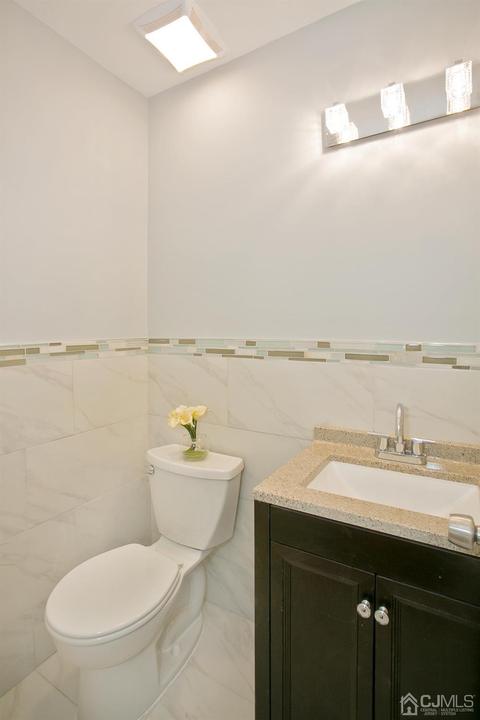 38 Eileen Way, Edison, NJ 08837 photo 20