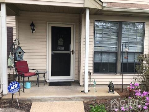 102 Maplecrest Rd, Edison, NJ 08820 photo 1