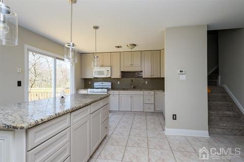 32 Lakeview Dr, Helmetta, NJ 08828 photo 5