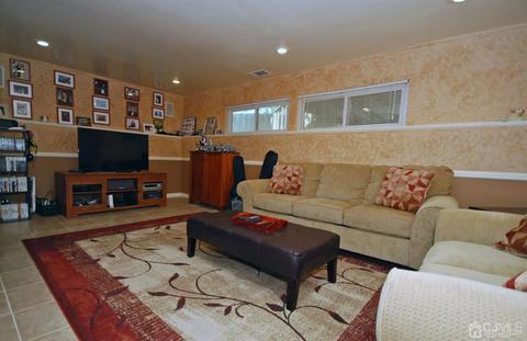124 Lee Dr, Middlesex, NJ 08846 photo 7
