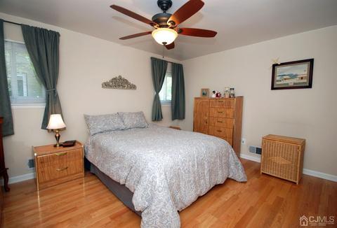 124 Lee Dr, Middlesex, NJ 08846 photo 12