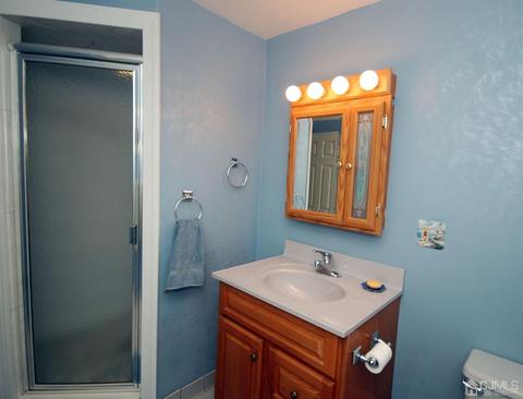 124 Lee Dr, Middlesex, NJ 08846 photo 17