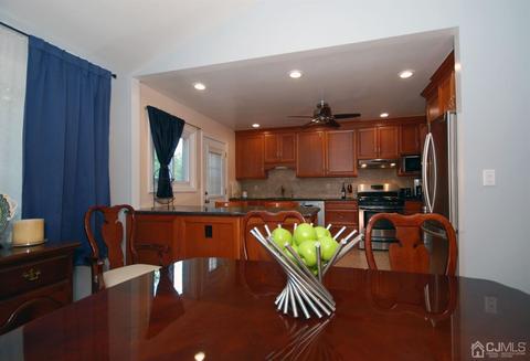 124 Lee Dr, Middlesex, NJ 08846 photo 18