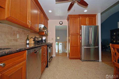 124 Lee Dr, Middlesex, NJ 08846 photo 21