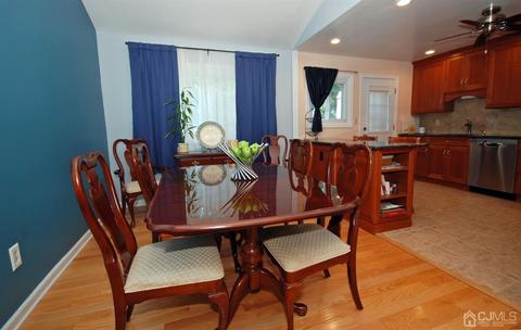 124 Lee Dr, Middlesex, NJ 08846 photo 5