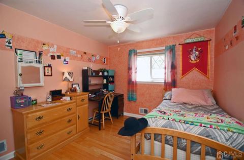124 Lee Dr, Middlesex, NJ 08846 photo 14