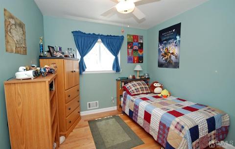 124 Lee Dr, Middlesex, NJ 08846 photo 15