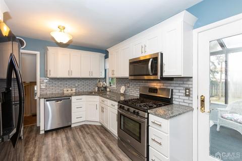 21 S Mead Ave, Middlesex, NJ 08846 photo 11