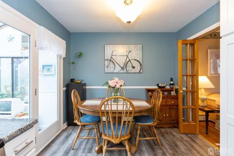 21 S Mead Ave, Middlesex, NJ 08846 photo 13