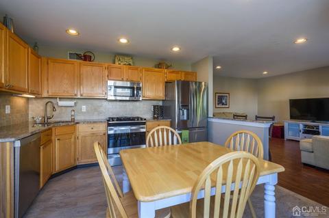 802 Grandview St, Middlesex, NJ 08846 photo 4