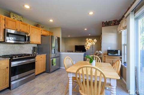 802 Grandview St, Middlesex, NJ 08846 photo 2