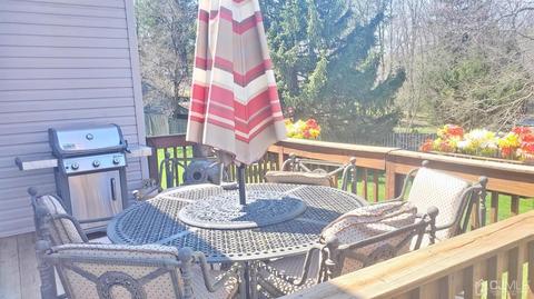 10 Appleby Dr, Helmetta, NJ 08828 photo 3