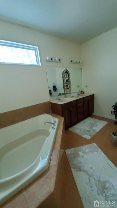 10 Appleby Dr, Helmetta, NJ 08828 photo 8