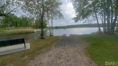 10 Appleby Dr, Helmetta, NJ 08828 photo 6