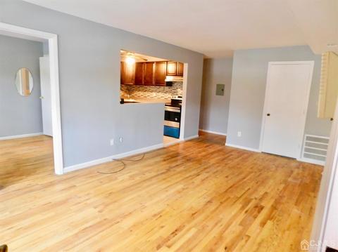 2 College Dr, Edison, NJ 08817 photo 2