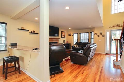 207 Fairview Ave, Middlesex, NJ 08846 photo 3
