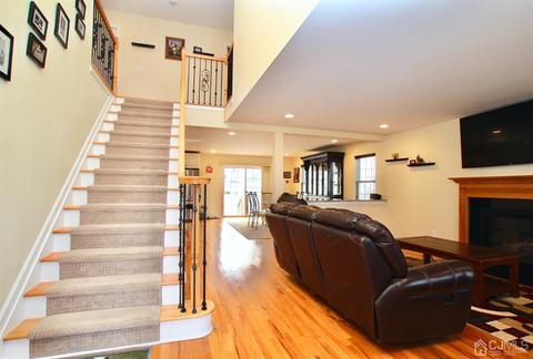 207 Fairview Ave, Middlesex, NJ 08846 photo 2