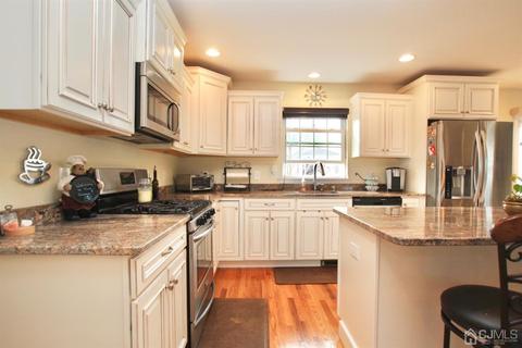 207 Fairview Ave, Middlesex, NJ 08846 photo 6