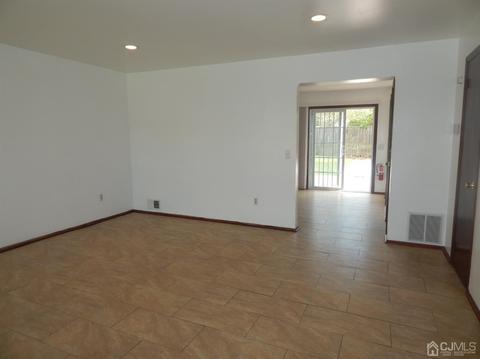 116 Wilton Ave, Middlesex, NJ 08846 photo 4