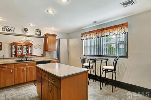 25 Mohawk Ave, Middlesex, NJ 08846 photo 8