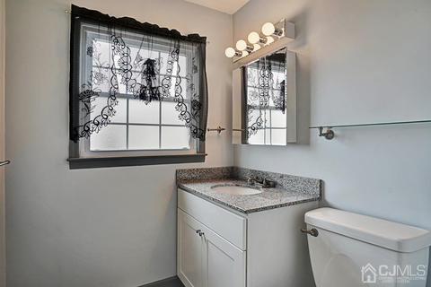 25 Mohawk Ave, Middlesex, NJ 08846 photo 14