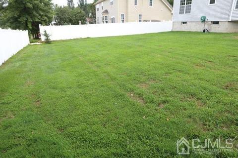 6 SE Lysbeth Ln, Matawan, NJ 07747 photo 3