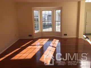 6 SE Lysbeth Ln, Matawan, NJ 07747 photo 9