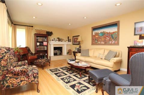 10 Olden Rd, Edison, NJ 08817 photo 5