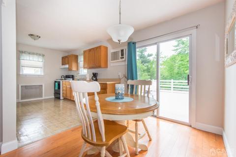 15 Valley Brook Dr, Middlesex, NJ 08846 photo 8