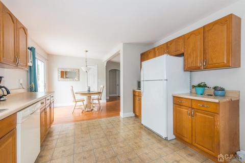 15 Valley Brook Dr, Middlesex, NJ 08846 photo 11