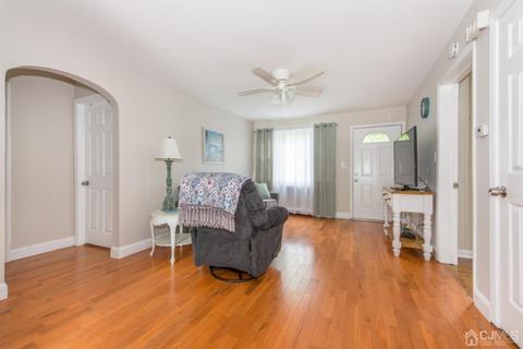 15 Valley Brook Dr, Middlesex, NJ 08846 photo 6