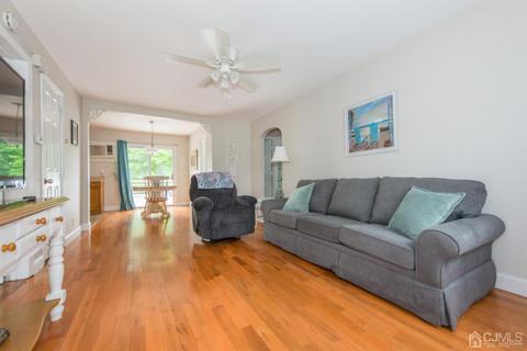 15 Valley Brook Dr, Middlesex, NJ 08846 photo 3