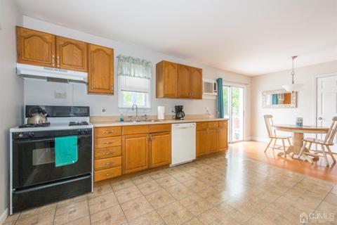15 Valley Brook Dr, Middlesex, NJ 08846 photo 10