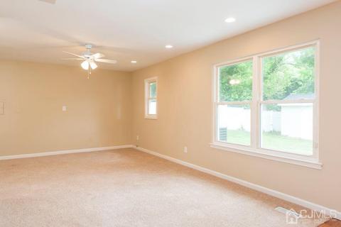 567 W Pershing Ave, Middlesex, NJ 08846 photo 11
