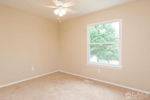 567 W Pershing Ave, Middlesex, NJ 08846 photo 12
