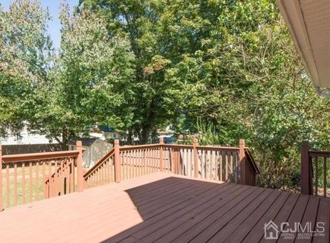 567 W Pershing Ave, Middlesex, NJ 08846 photo 9