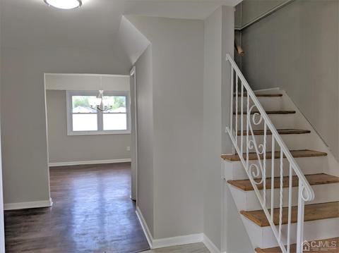 14 Weiss Dr, Middlesex, NJ 08846 photo 4