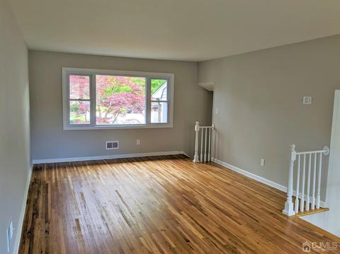 14 Weiss Dr, Middlesex, NJ 08846 photo 7