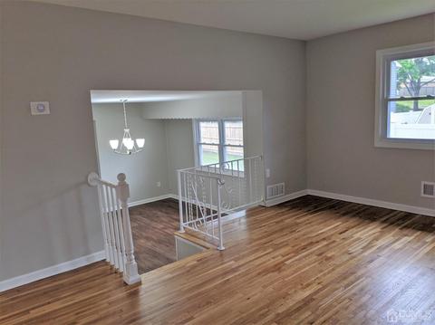 14 Weiss Dr, Middlesex, NJ 08846 photo 8