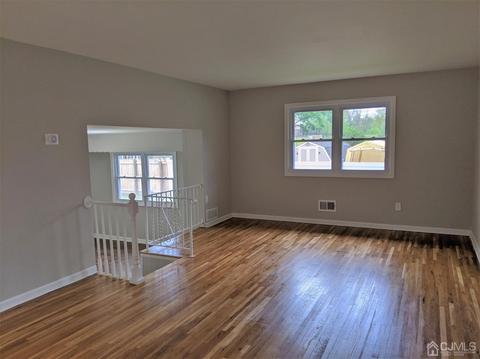14 Weiss Dr, Middlesex, NJ 08846 photo 9