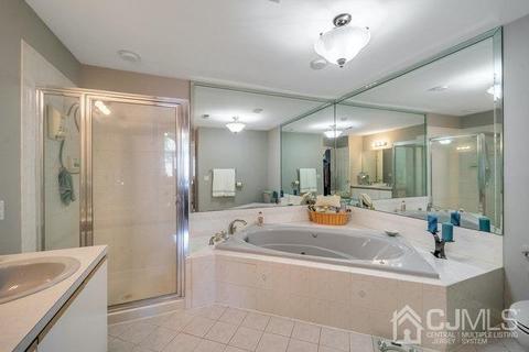 161 Coppertree Ct, Edison, NJ 08820 photo 19