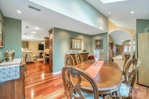 161 Coppertree Ct, Edison, NJ 08820 photo 10