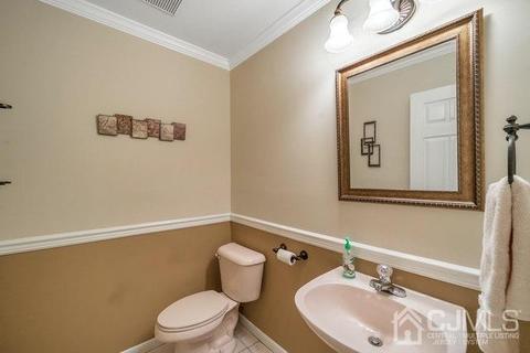 161 Coppertree Ct, Edison, NJ 08820 photo 14
