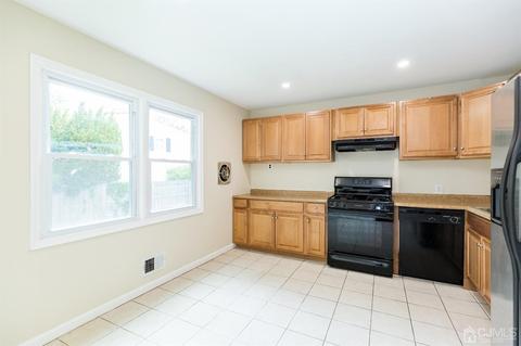 2 Bodnarik Rd, Edison, NJ 08837 photo 16