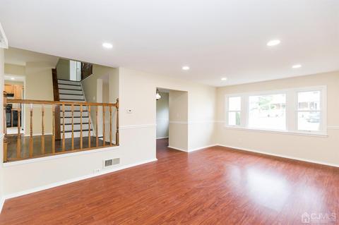 2 Bodnarik Rd, Edison, NJ 08837 photo 10