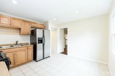 2 Bodnarik Rd, Edison, NJ 08837 photo 18