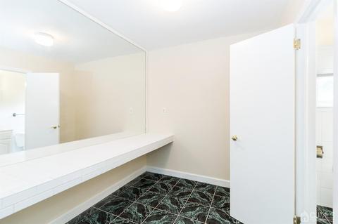 2 Bodnarik Rd, Edison, NJ 08837 photo 36