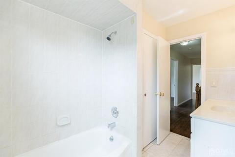 2 Bodnarik Rd, Edison, NJ 08837 photo 54
